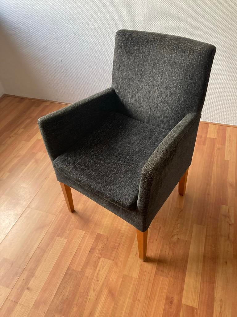 2 comfortabele donkergrijze stoelen- Gratis ophalen, Huis en Inrichting, Ophalen, Gebruikt, Twee, Stof