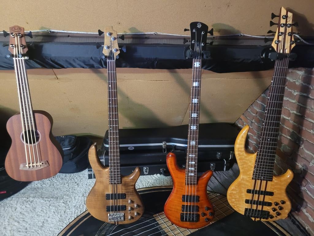 3 x basgitaar, Muziek en Instrumenten, Snaarinstrumenten | Gitaren | Bas, Ophalen, Gebruikt