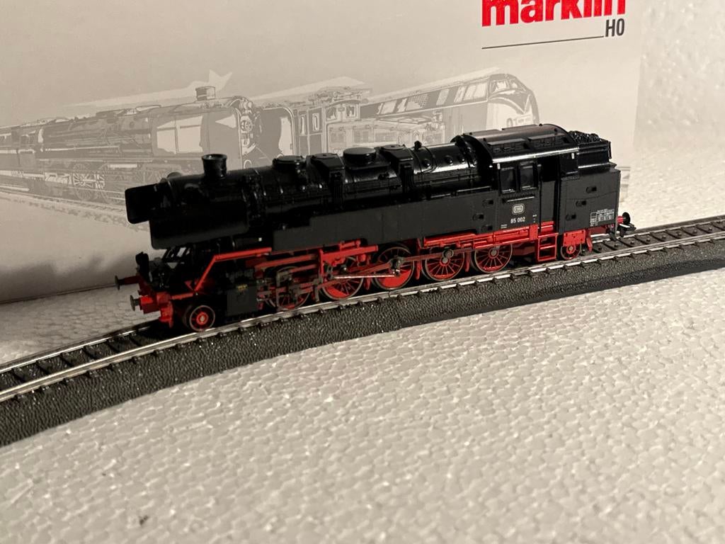 Märklin BR 85 002 Stoomlocomotief - Digitaal (37098-02), Hobby en Vrije tijd, Wisselstroom, Locomotief, Ophalen of Verzenden, Zo goed als nieuw