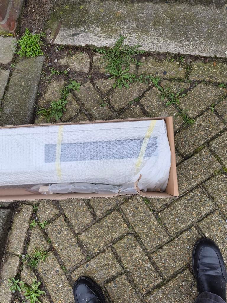 Nieuw elektrisch solar rolluik wegens sterfgeval 151.5 x 236, Ophalen