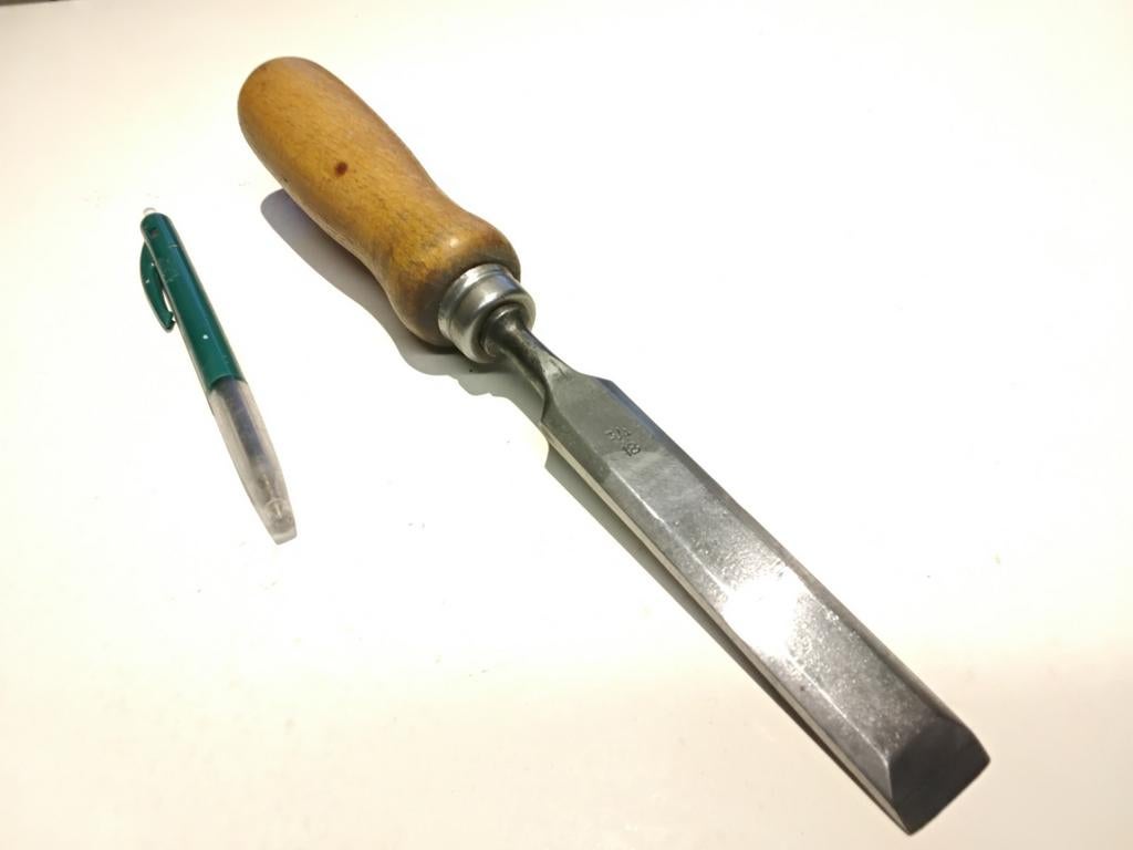 Mooie beitel van Nooitgedagt 18mm, Antiek en Kunst, Antiek | Gereedschap en Instrumenten, Ophalen of Verzenden