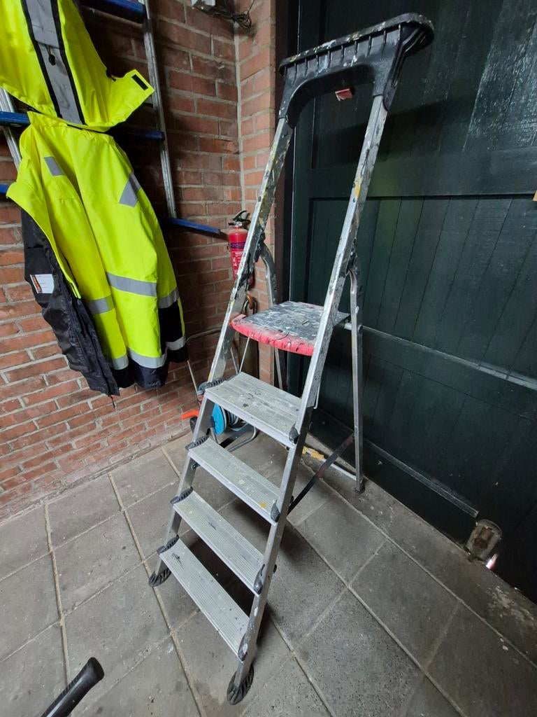 Altrex keuken trap 5 trede stevig, Ophalen, Minder dan 2 meter