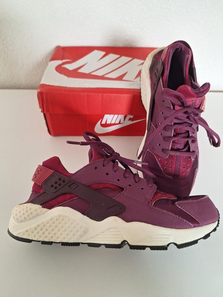 Zeer nette Nike Air Huarache "Beetroot" sneakers maat 40., Ophalen of Verzenden, Rood, Nike air Huarache, Sneakers of Gympen