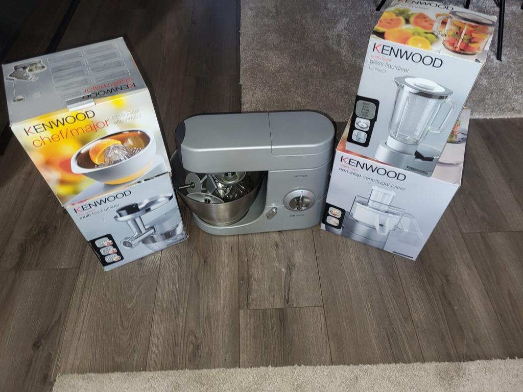 Kenwood Chef Keukenmachine + Veel extra's., Overige typen, Ophalen of Verzenden, Zo goed als nieuw, Metaal