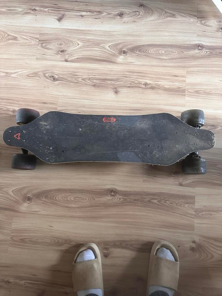 Defecte elektrisch longboard, Sport en Fitness, Skateboarden, Ophalen of Verzenden, Gebruikt, Skateboard, Longboard