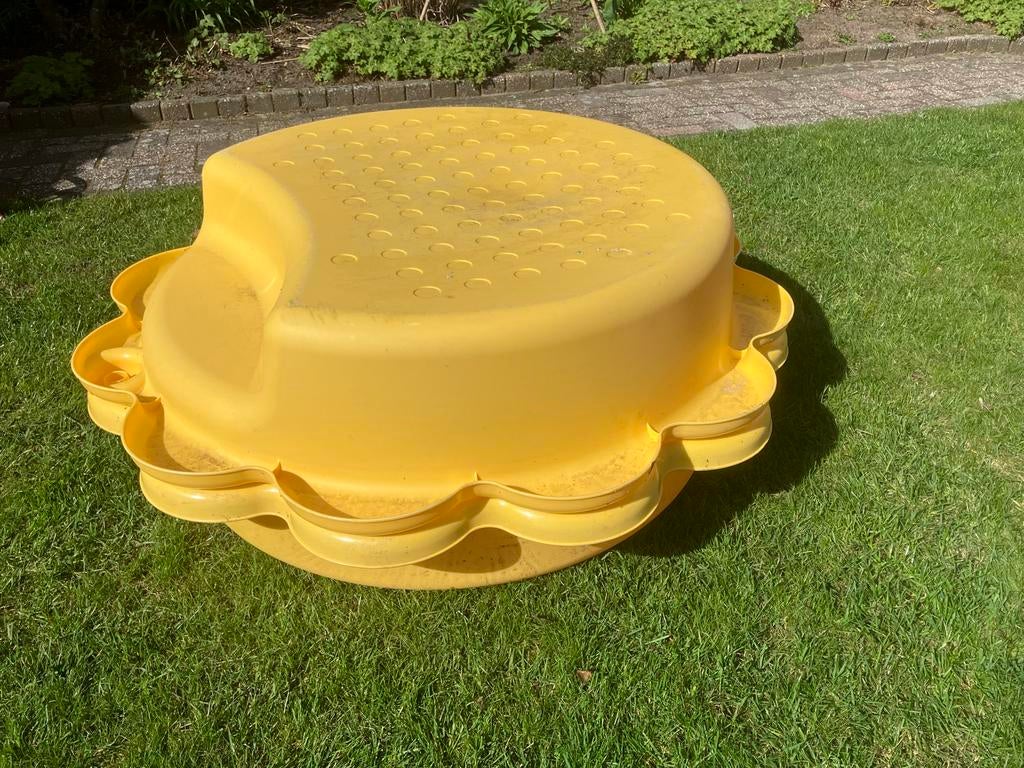 Zandbak met deksel inclusief speelgoed, Ophalen, Gebruikt