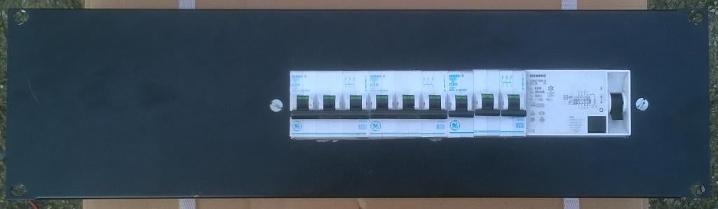 Aansluitpaneel 19 inch automatische zekering, 3-fase 32 A, Muziek en Instrumenten, Gebruikt, Ophalen of Verzenden, Nb, Nb
