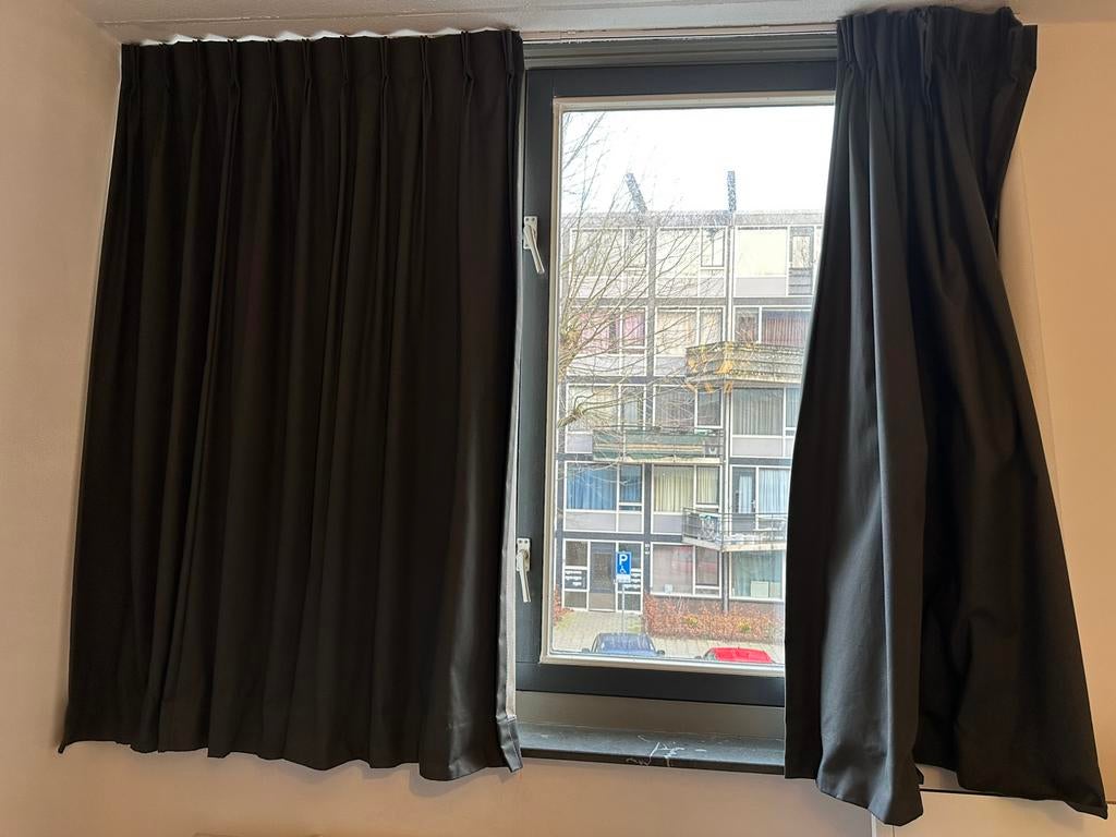 Verduisterende gordijnen - 105cm breed x 155cm lang - 2stuks, 100 tot 150 cm, Strak verduisterend grijs, Ophalen of Verzenden