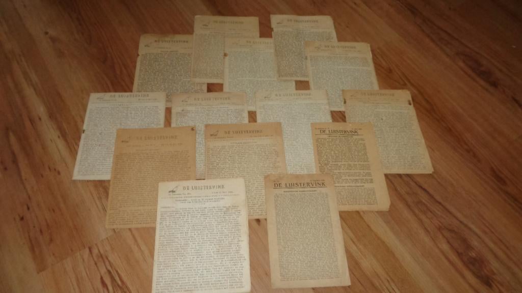 1944 De luistervink grote set illegale krantjes verzet 14 st, Verzenden, Overige soorten, Nederland, Overige typen