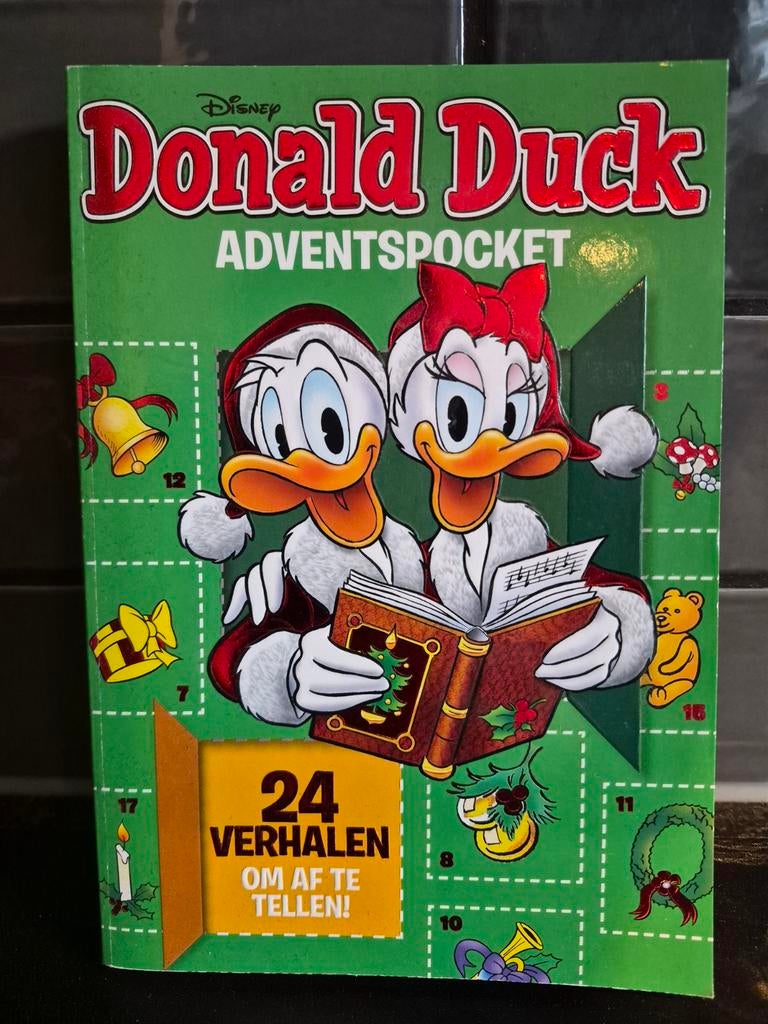 Donald Duck Adventspocket - 24 Verhalen om af te tellen!, Eén stripboek, Ophalen of Verzenden, Zo goed als nieuw, Walt Disney
