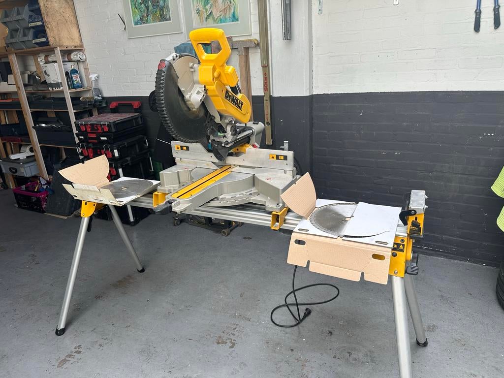 DeWalt DWS780 afkortzaag met statief en extra zaagbladen, Doe-het-zelf en Verbouw, Gereedschap | Zaagmachines, Ophalen, Gebruikt