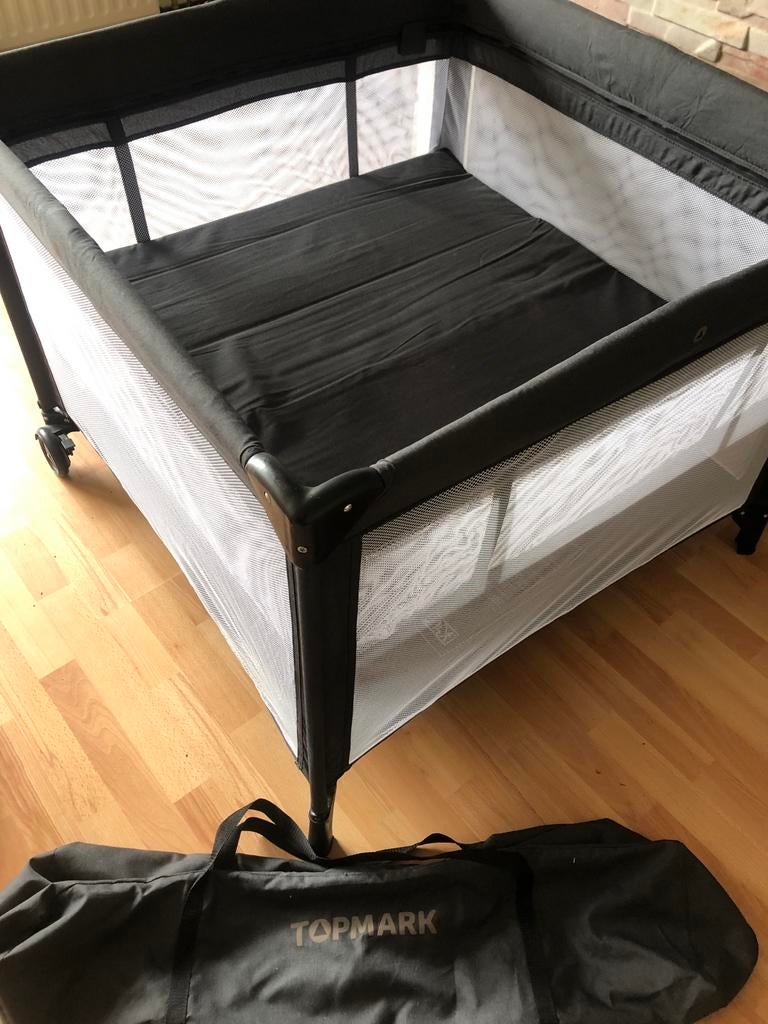 Inklapbare box met in hoogte verstelbare bodem, Kinderen en Baby's, Ophalen, Zo goed als nieuw, Vierkant, In hoogte verstelbaar