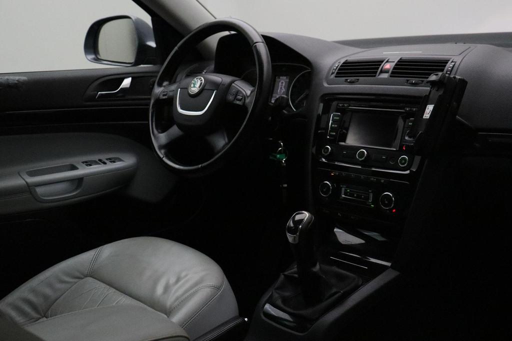 Skoda Octavia Combi 1.8 TSI Laurin & Klement 2011 | Schuif K, Auto's, Skoda, Voorwielaandrijving, Euro 5, Startonderbreker, Gebruikt