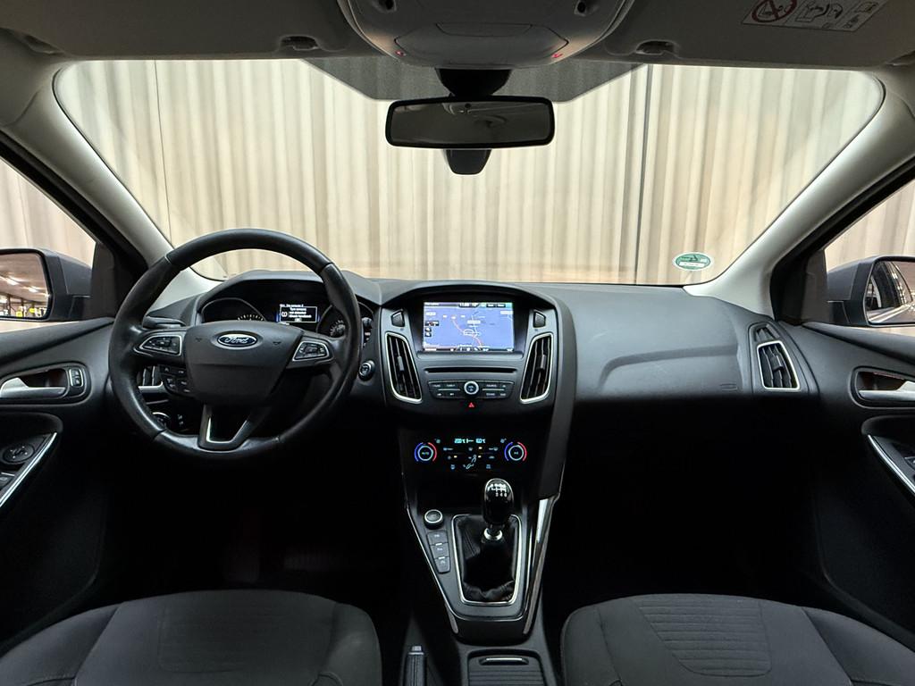 Ford Focus Wagon 126 PK 1.0 Titanium EXPORT / OrgNL! / Navig, Stof, Gebruikt, Euro 6, Bruin
