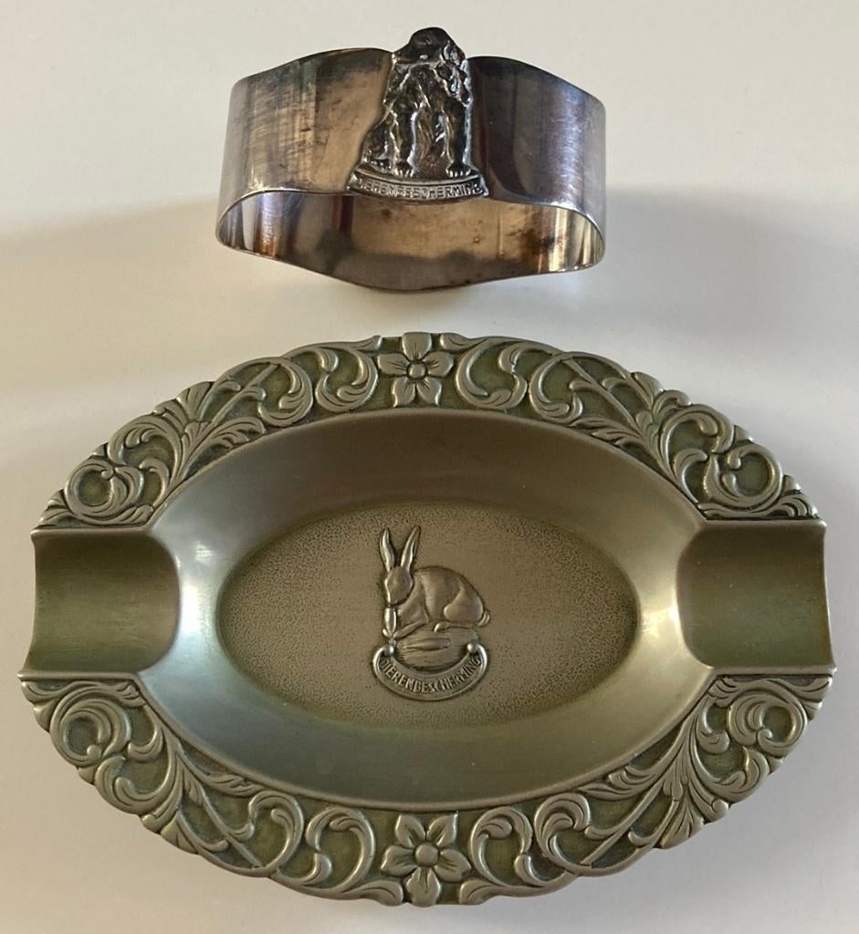 Dierenbescherming Servetring en Asbakje Prijs is per Stuk!, Verzenden