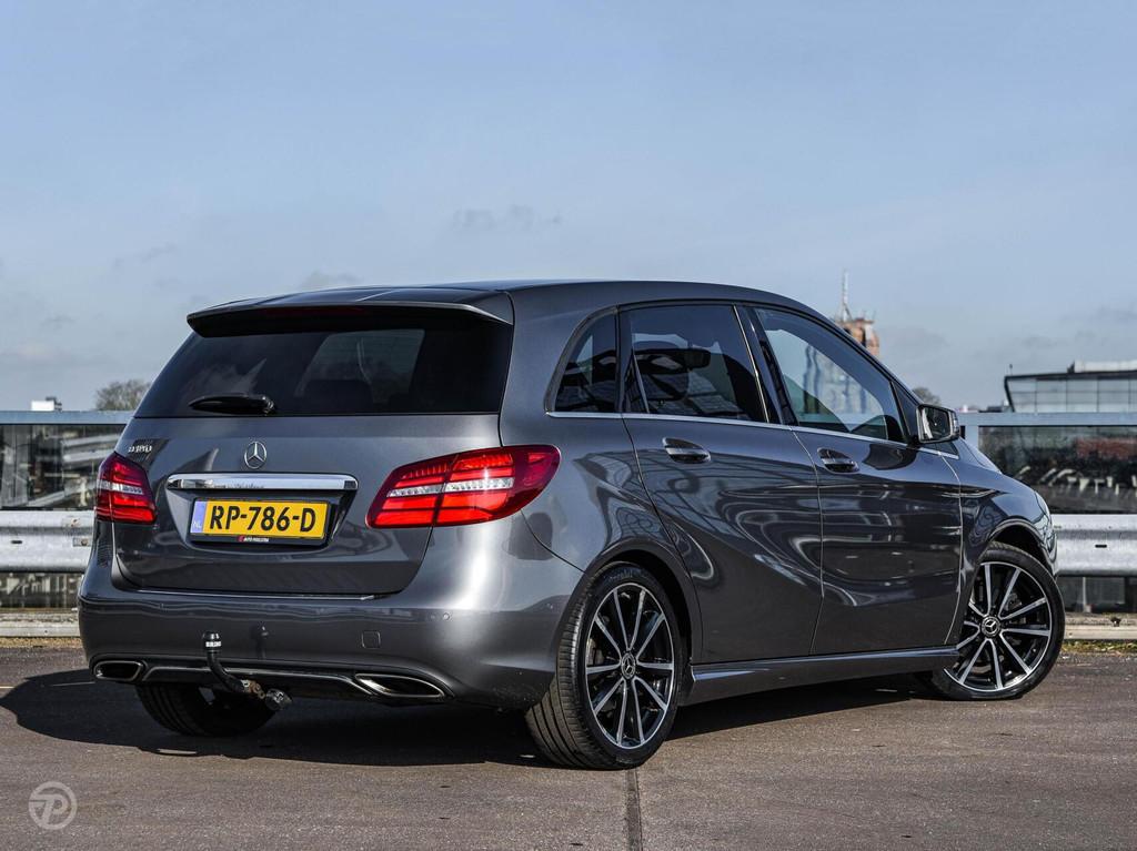 Mercedes-Benz B-klasse 180 Ambition Automaat Navigatie LED T, 1325 kg, Gebruikt, 4 cilinders, 122 pk