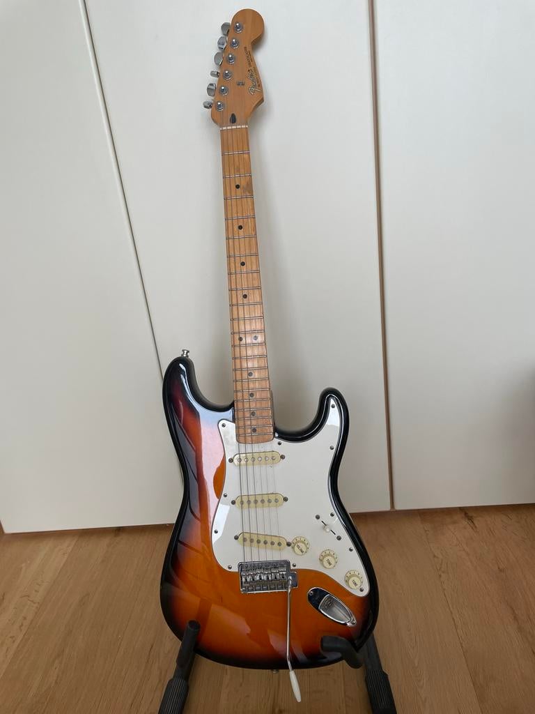 Fender Stratocaster  - Made in Mexico, Muziek en Instrumenten, Ophalen, Gebruikt, Solid body, Fender