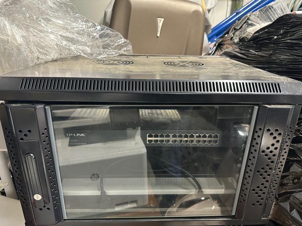 Patchkast / Serverkast, Ophalen, Zo goed als nieuw, Glas, Plaatstaal