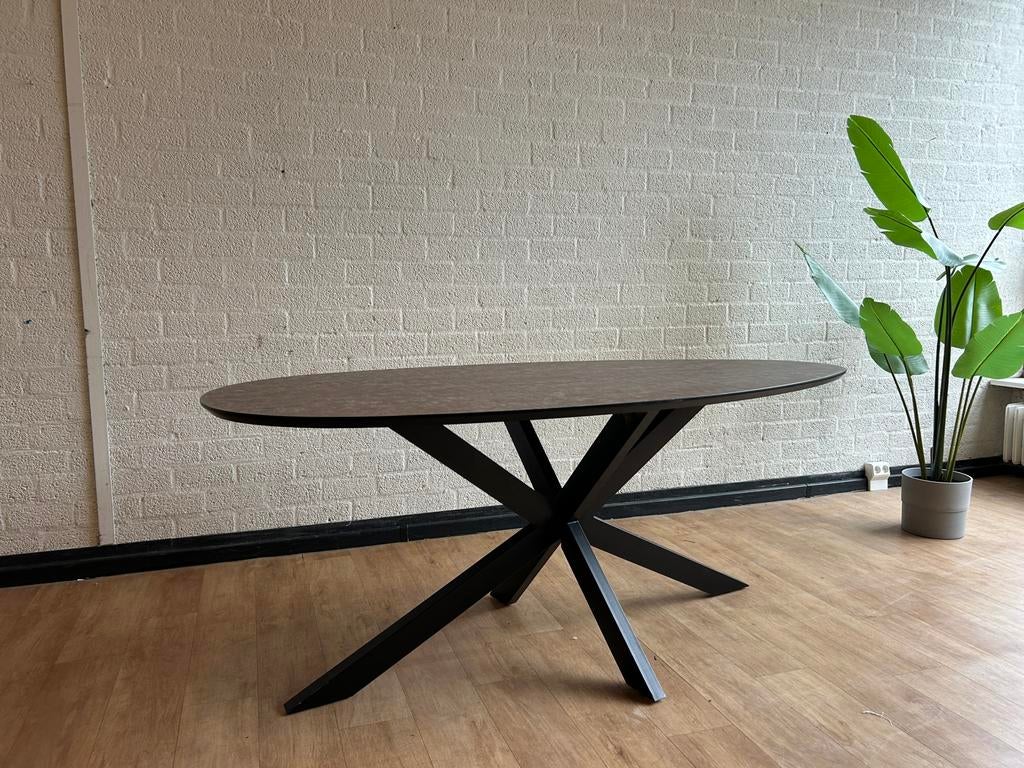 Gave Enzo Luca tafel met industriële poten!, Huis en Inrichting, Tafels | Eettafels, Nieuw, 100 tot 150 cm, 150 tot 200 cm, Vier personen