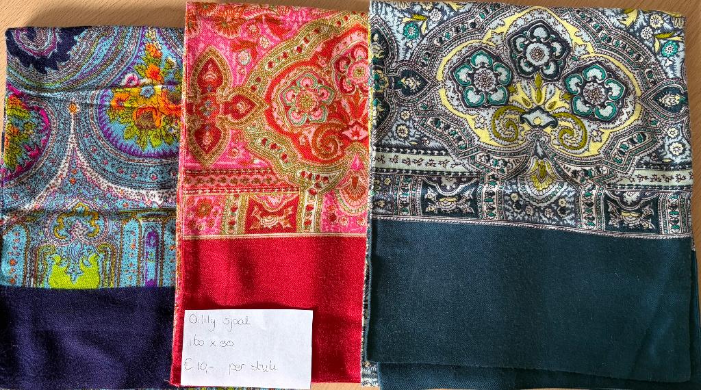 Te koop Oilily sjaals, Oilily, Maat 46/48 (XL) of groter, Ophalen of Verzenden, Zo goed als nieuw