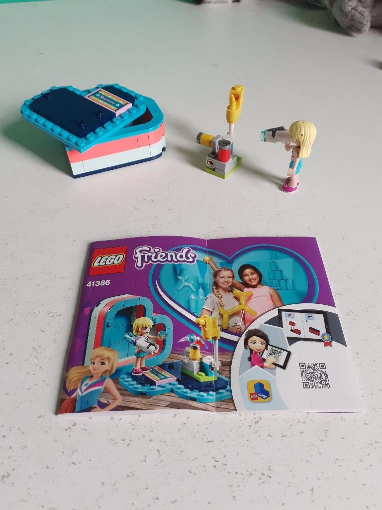 Lego Friends 41386 Stephanie's hartvormige zomerdoos, Ophalen of Verzenden, Zo goed als nieuw, Complete set, Lego
