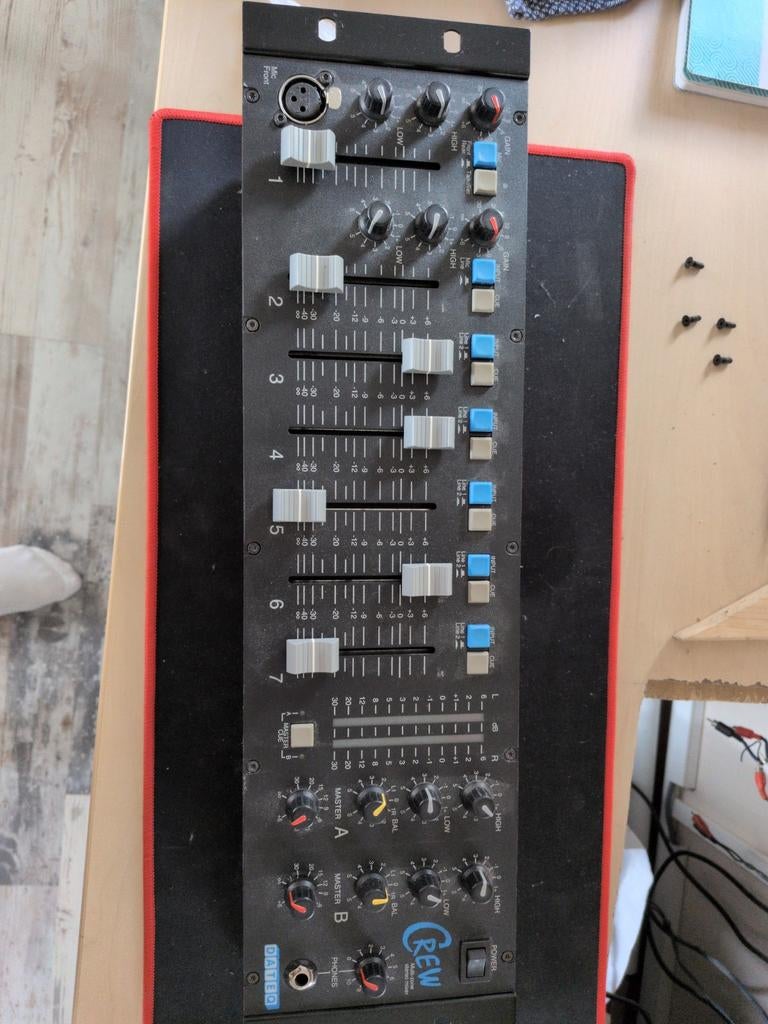 Dateq crew mengpaneel 2x beschikbaar, Ophalen, Gebruikt, 5 tot 10 kanalen