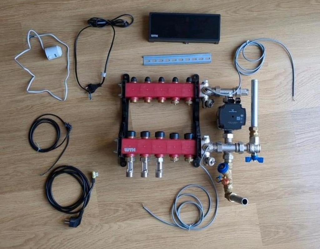 WTH hybride verdeler 5 groepen met UMR2 Plus regelaar, Minder dan 30 cm, Overige typen, Minder dan 60 cm, Ophalen of Verzenden