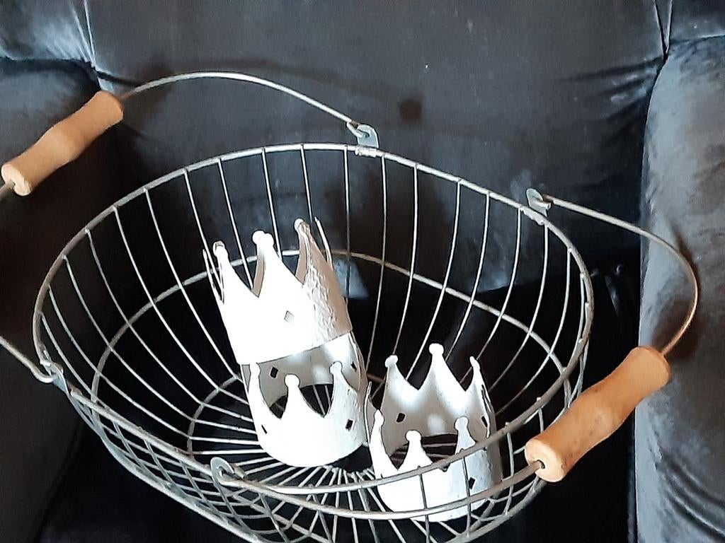 Grote ijzeren draadmand, houten handvaten,landelijk, Ophalen of Verzenden