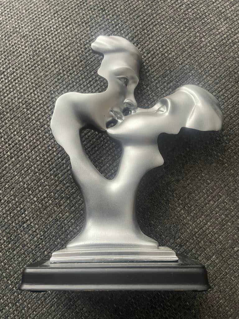 Modern Beeld Kussend Stel - Nieuw, Ophalen of Verzenden, Nieuw, Mens