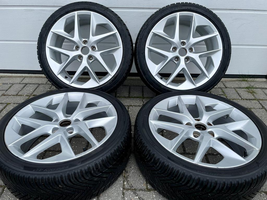 18 Inch Originele Seat Leon FR Velgen 225/40/18 5x112 !!!, Auto-onderdelen, Banden en Velgen, Banden en Velgen, Winterbanden, 18 inch
