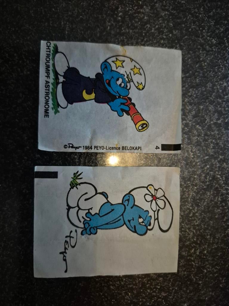2 Smurfen Kauwgomplaatjes - Vintage!, Ophalen of Verzenden, Gebruikt, Verschillende Smurfen, Overige typen