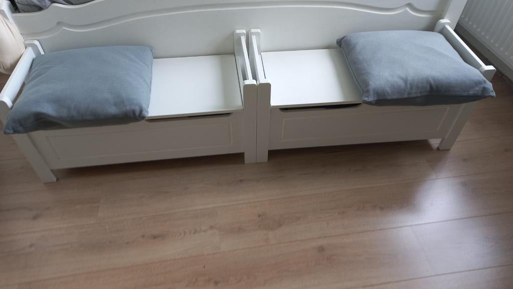 2 witte bankjes met opberg mogelijkheden, Ophalen