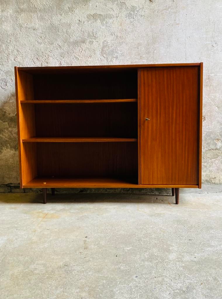 Teak Mid Century mid-board kast , jaren 60