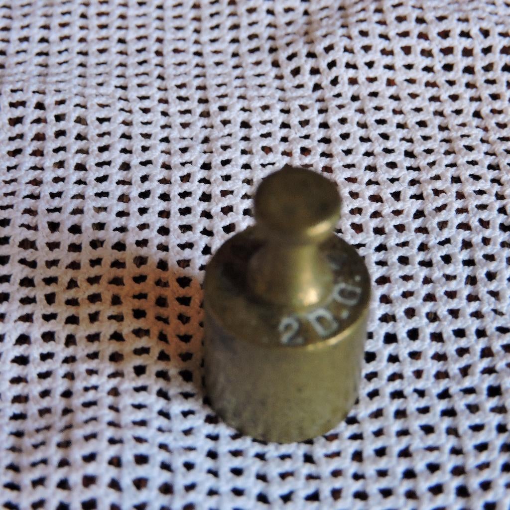 Knopgewicht 2 D.G. dekagram messing 3 ijkjes 1906 Wingerden, Antiek en Kunst, Ophalen of Verzenden