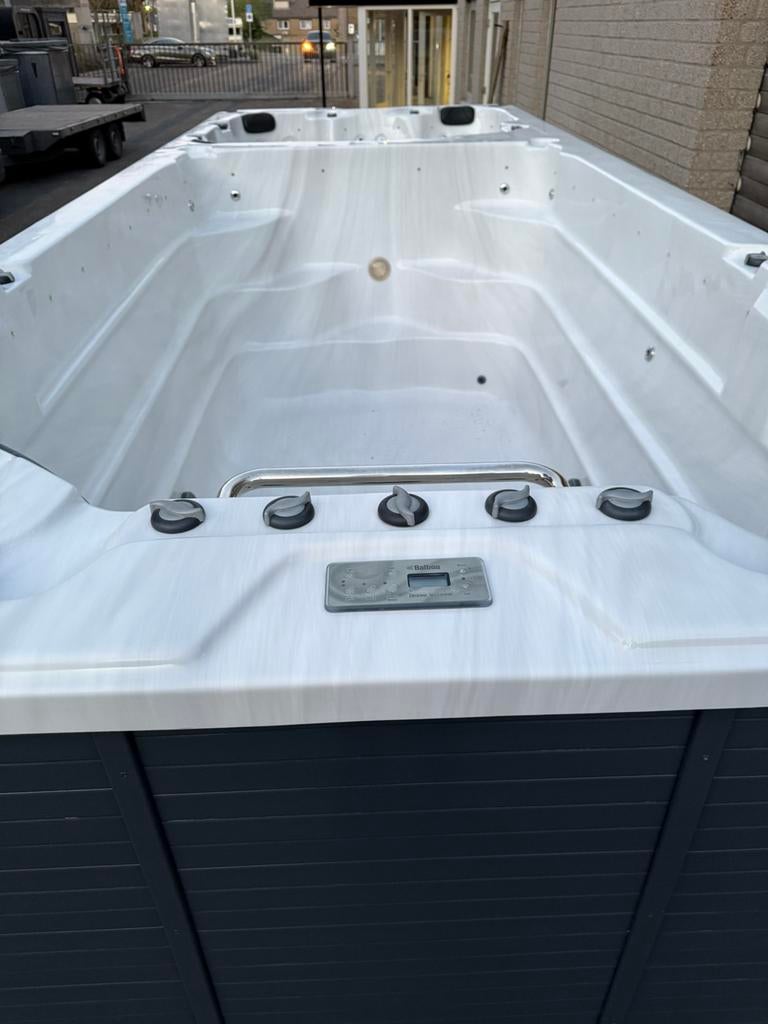 Jacuzzi zwemspa duo balboa, Ophalen, Nieuw