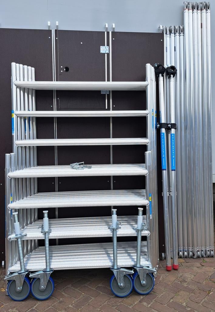 nieuwe rolsteiger Werkhoogte 8.20 mtr Met uitwijkconsole, Nieuw, Ophalen of Verzenden, Euroscaffold, Rolsteiger of Kamersteiger