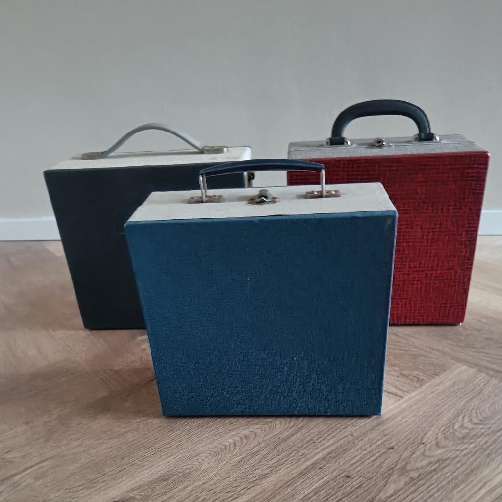 3 hardhouten single-koffertjes, Verzamelen, Retro, Ophalen of Verzenden, Audio en Video