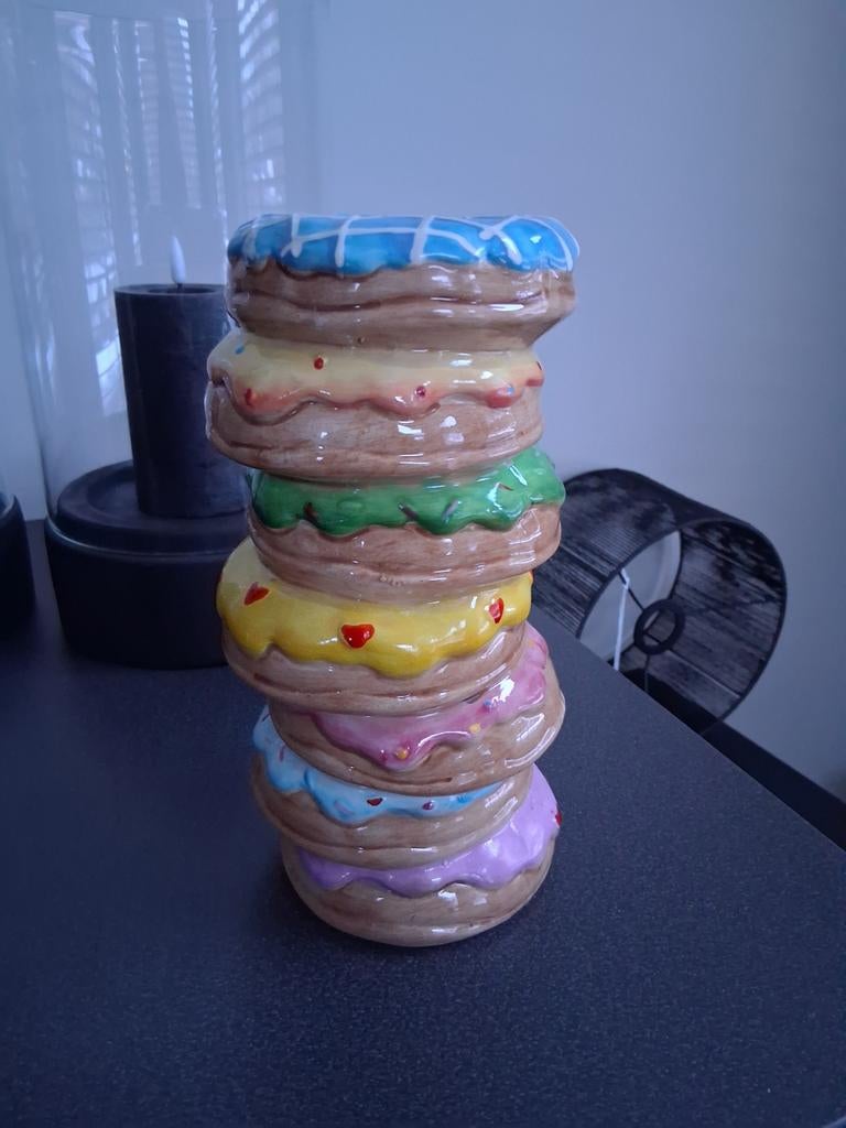 Leuke gekleurde donut vaas, Huis en Inrichting, Ophalen, Overige kleuren, Aardewerk of Porselein, Zo goed als nieuw