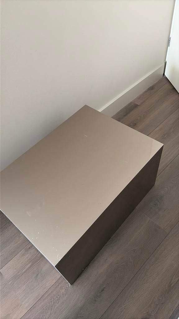 Eric kuster sidetable, Ophalen