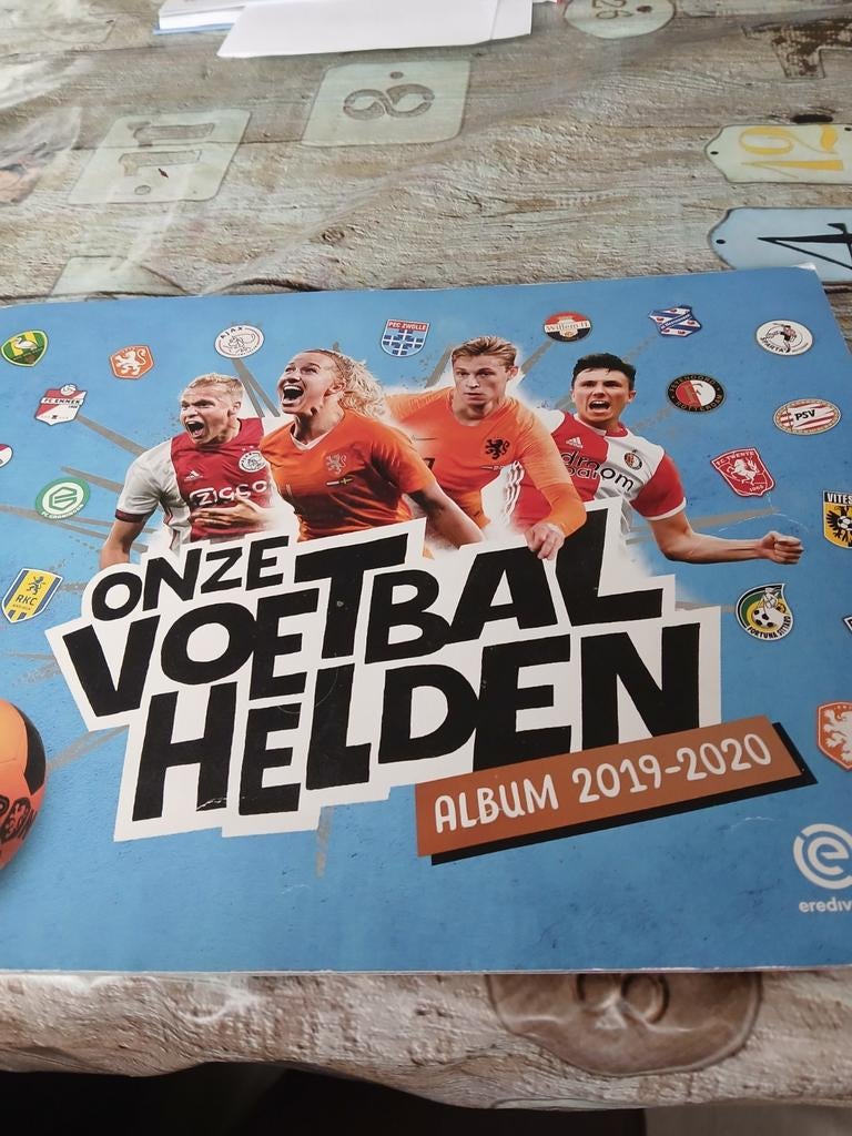 AH Onze Voetbalhelden Verzamelalbum 2019-2020, Verzamelen, Ophalen of Verzenden, Zo goed als nieuw, Overige sporten, Boek of Tijdschrift