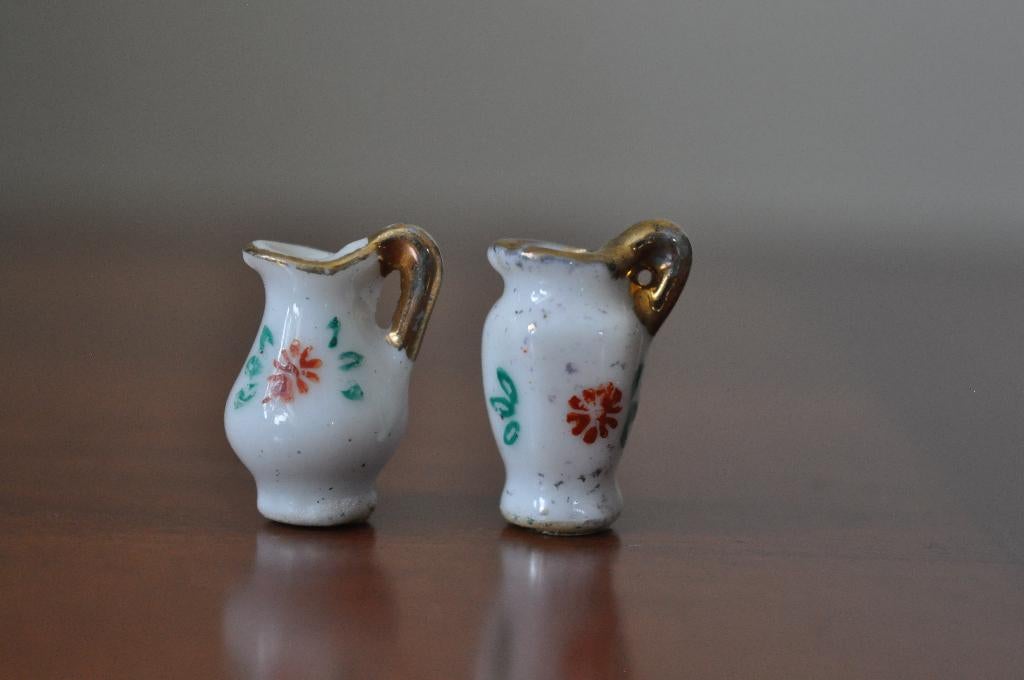 Oude Miniatuur Vaasjes Porselein Bloemen 2 cm, Ophalen of Verzenden, Gebruikt, Decoratie