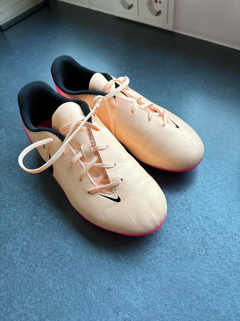 Voetbalschoenen maat 35, Sport en Fitness, Voetbal, Maat XS of kleiner, Ophalen, Gebruikt, Schoenen