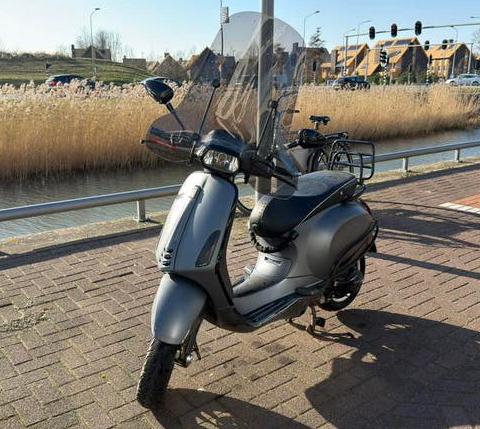Vespa sprint 50cc 2016, Ophalen, Gebruikt, Benzine, Vespa