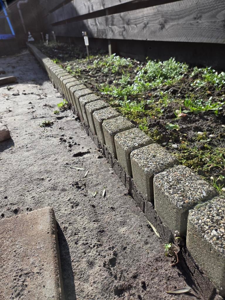 Gratis af te halen. Stoepbandjes, pallisade, borderrand, Gebruikt, Klinkers, Ophalen of Verzenden, 10 m² of meer