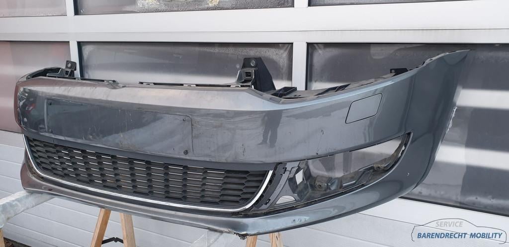 Voorbumper Polo 6R Volkswagen 6R0807221 koplampsproeiers ori, Gebruikt, Volkswagen AG, Bumper, Berliner Ring 2
38440  Wolfsburg, DE