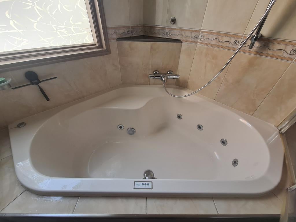 Ligbad, bubbelbad, whirlpool van Ben, Ophalen, Gebruikt, Overige typen, Minder dan 100 cm