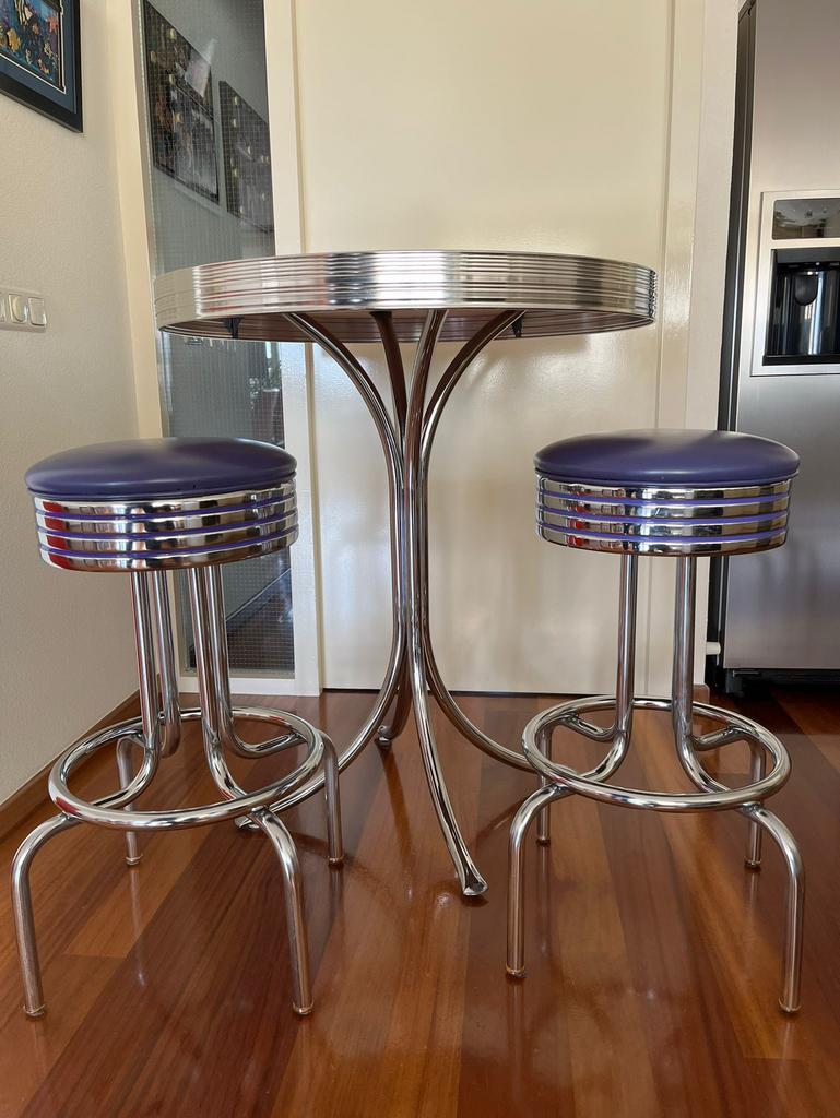 Retro bartafel met twee barkrukken, Ophalen, 60 tot 90 cm, Zo goed als nieuw, Metaal