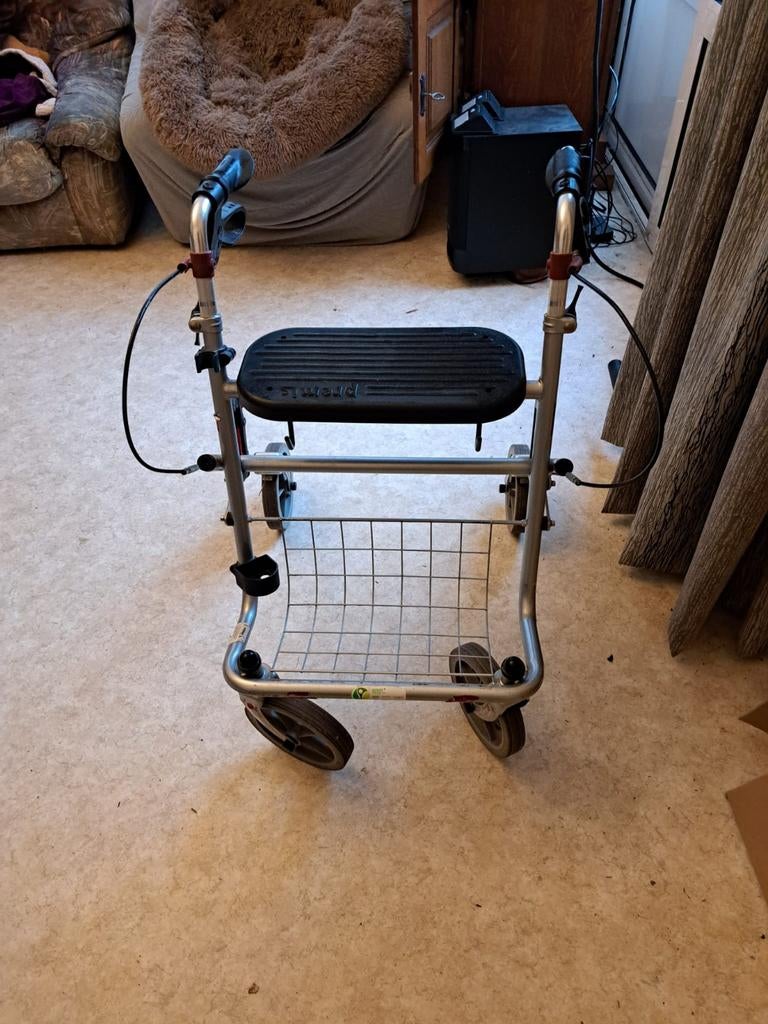 Rollator, merk Premis, Diversen, Rollators, Gebruikt, Lichtgewicht, Opvouwbaar, Ophalen