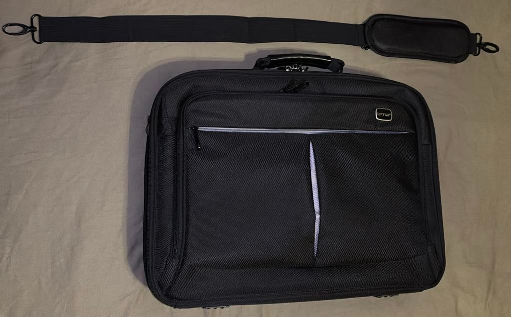 BTO laptoptas, Computers en Software, Ophalen, 17 inch of meer, Zo goed als nieuw