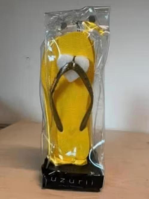NIEUW! Uzurii slippers original yellow maat 39/40 €20,99, Kleding | Dames, Schoenen, Ophalen of Verzenden, Nieuw, Geel, Slippers
